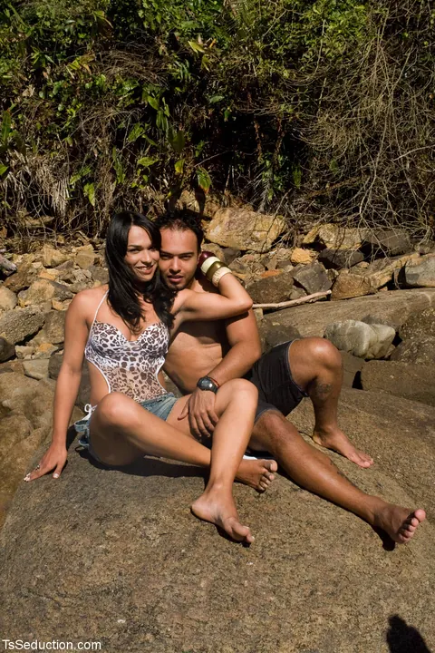 Trans Woman Fucks a Guy Outdoors After Kissing – photo 20 of 21