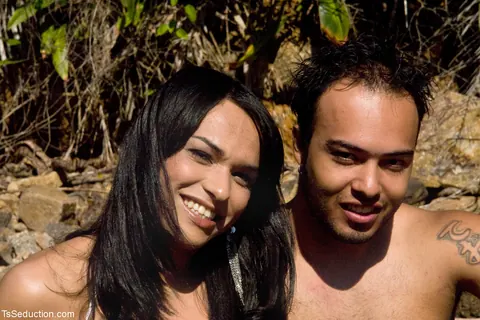 Trans Woman Fucks a Guy Outdoors After Kissing – photo 7 of 21
