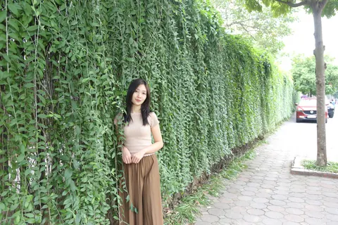 Japanese Woman Poses Outdoors Fully Clothed – photo 16 of 20