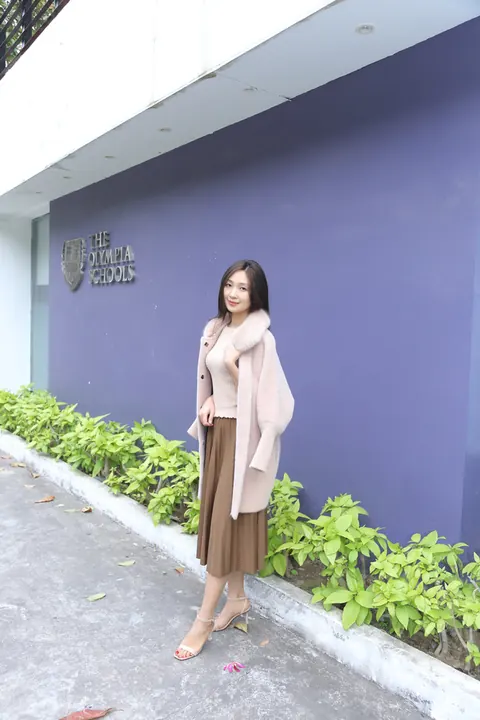 Japanese Woman Poses Outdoors Fully Clothed – photo 10 of 20