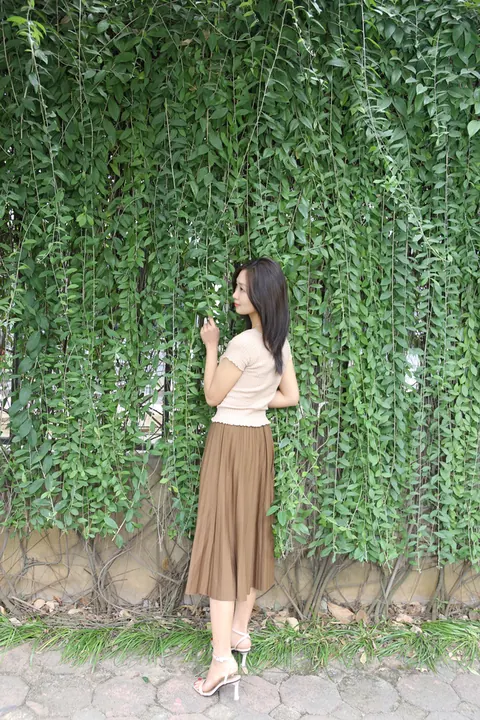 Japanese Woman Poses Outdoors Fully Clothed – photo 12 of 20