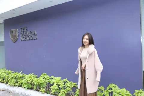 Japanese Woman Poses Outdoors Fully Clothed – photo 8 of 20