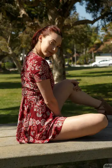 Ivah Anseline – Petite Redhead Reveals Her Nipples and Big Ass Outdoors in Heels