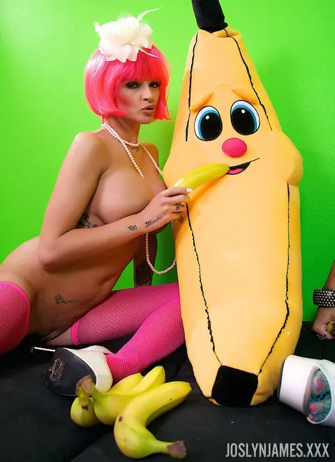 Jessica Jaymes: Two Brunette MILFs in Fishnets Lick Pussies and Stuff Bananas – photo 13 of 21