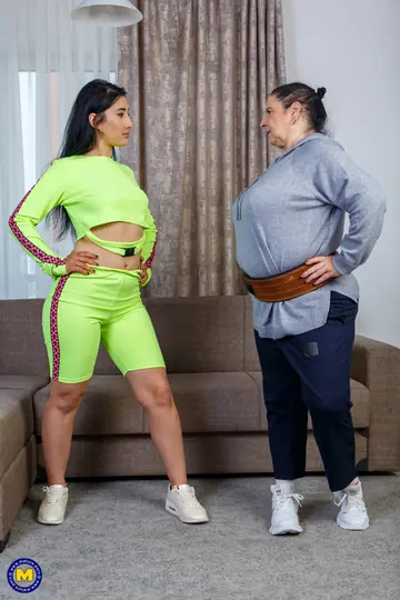 Busty Curvy Lesbians in Shorts Lick and Facesit