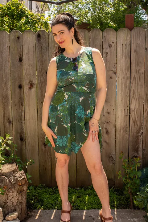 Sadie Lune: Curvy MILF with Hairy Bush Strips and Spreads Wide – photo 1 of 20