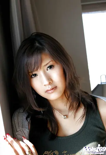 Japanese Babe in Lingerie Uncovers Her Natural Tits and Ass