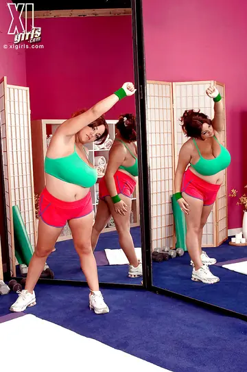 Tatiana Blair – Athletic BBW Sucks Cock and Gets Fucked in the Gym