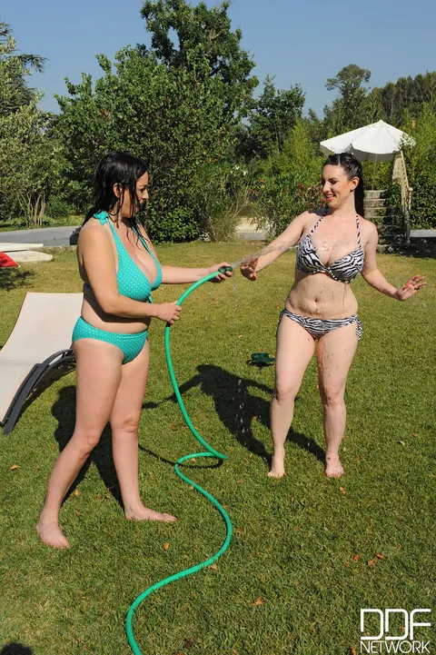 Karina Hart: Two Curvy Brunette MILFs Strip Off Bikinis in the Garden – photo 5 of 21