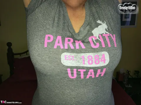 Bustybliss: Mature Brunette Flaunts Her Big Natural Tits on the Bed – photo 4 of 16