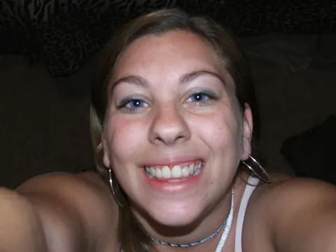 BBW with Big Tits Takes Nude Selfies Up Close – photo 5 of 20