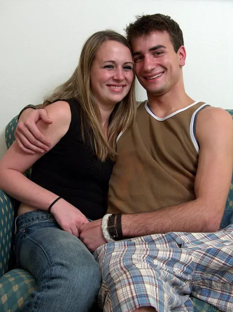 Woman in Glasses Fucks and Kisses Her Partner – photo 9 of 16