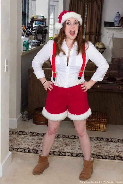Annatasia Holland: Curvy Redhead MILF with Big Tits Spreads Her Hairy Pussy Open – photo 1 of 16