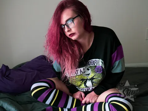 Savanna Star: Busty Redhead MILF Poses in Stockings and Glasses – photo 4 of 15