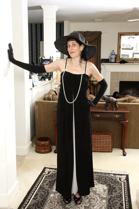 Penny Jones: Slim Mature Brunette Spreads Her Legs in Heels – photo 1 of 21