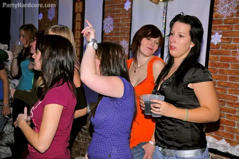 Amateur in Jeans and Glasses Takes Anal at a Party – photo 6 of 16