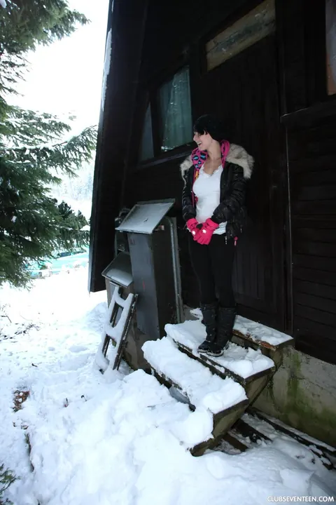 European Woman Strips Off Her Boots and Fingers Her Pussy Outdoors – photo 6 of 21