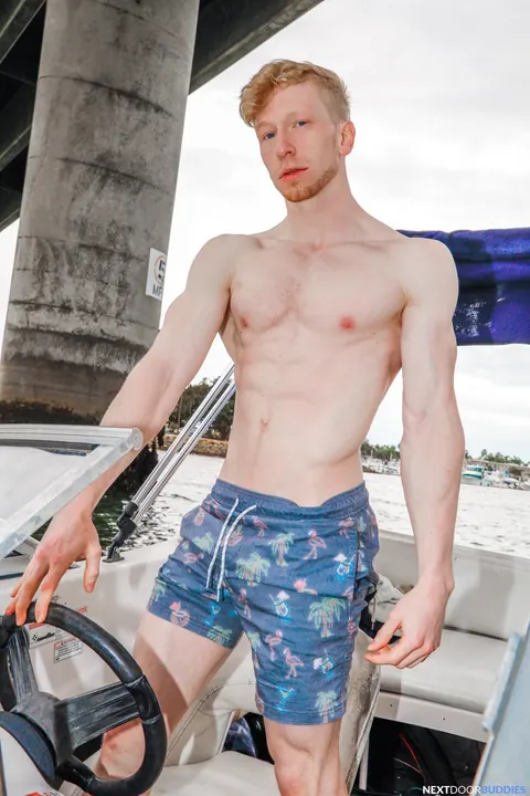 Two Men Fuck Bareback on a Yacht – photo 2 of 20