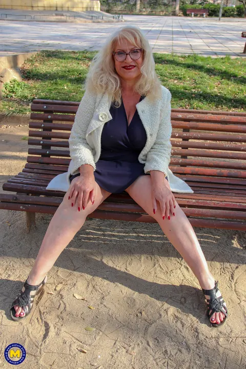 Mia Navarro: Petite Latina MILF Spreads Outdoors – photo 19 of 19
