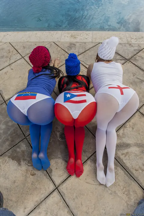 Krissy Lynn: Redhead Latina MILF and Friends Oil Their Big Asses Outdoors – photo 16 of 21