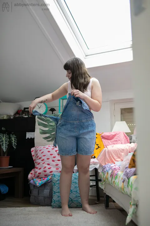 PAWG Poses in Jeans and Panties Showing Her Big Ass – photo 14 of 20