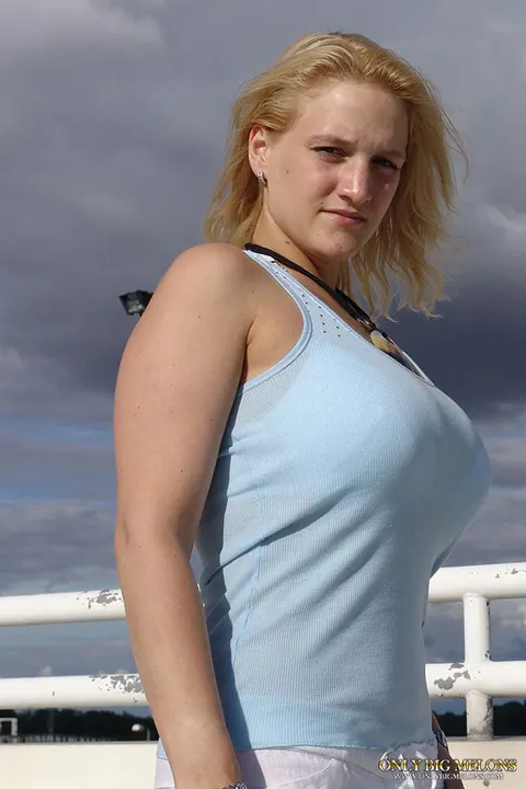 Jana Kucova: Czech MILF Reveals Her Big Natural Tits in Public – photo 2 of 15