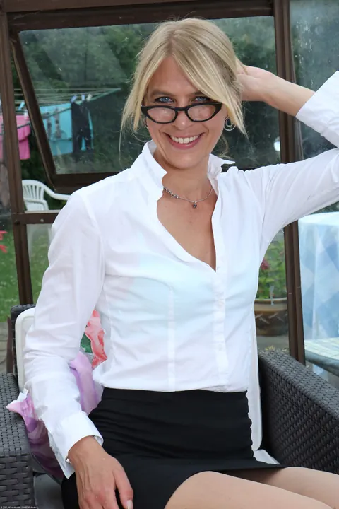 Jentina Small: Thick Blonde MILF in Pantyhose and Glasses Spreads Wide – photo 3 of 21
