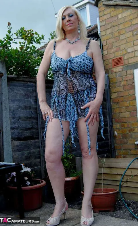 Thick Blonde MILF Strips Out of Her Lingerie Outdoors – photo 13 of 18