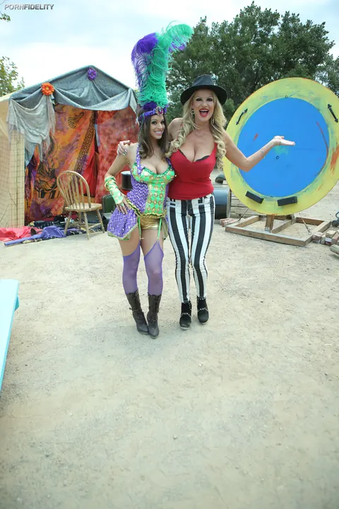 Anikka Albrite: Busty Blonde and Tall Brunette Flaunt Bodies in Carnival Costumes Outdoors – photo 3 of 20