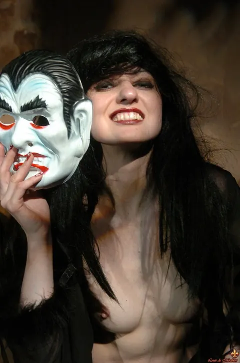 Brunette in Latex Shorts Shows Her Natural Tits for Halloween – photo 14 of 16