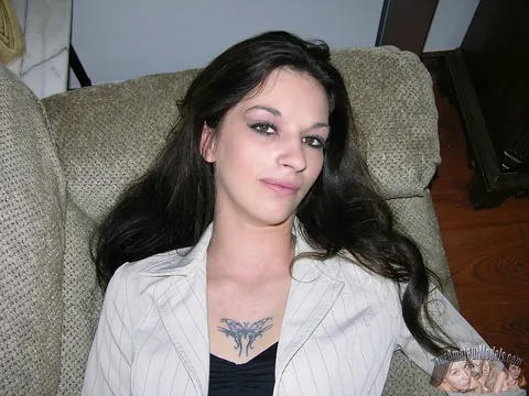 Thick Brunette MILF Gets Fucked Then Spreads Her Shaved Pussy – photo 3 of 17