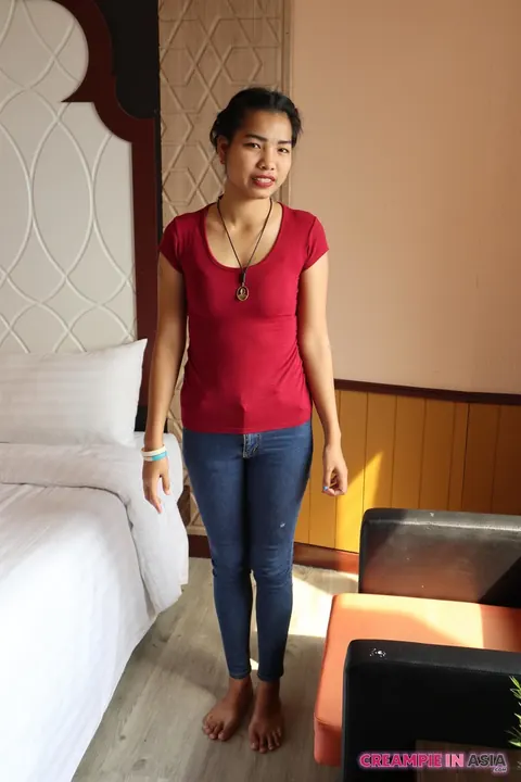 Asian Casting Woman in Jeans Strips and Spreads Her Hairy Pussy – photo 5 of 21