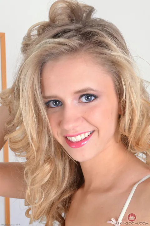 Rachel James: Petite Blonde Slides Top Down and Bares All – photo 2 of 21