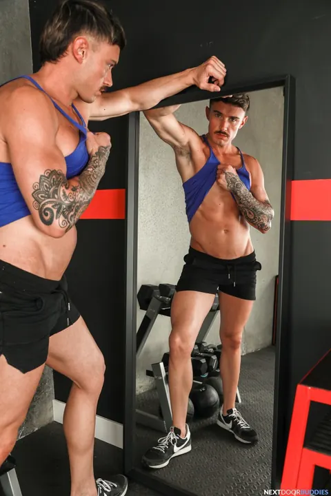 Two Men Strip, Kiss and Fuck in the Gym – photo 2 of 20
