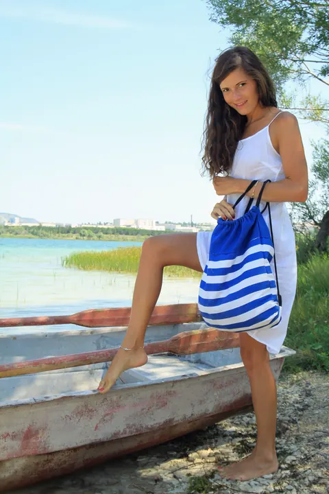 Woman Spreads Her Legs and Bends Over Outdoors – photo 2 of 21