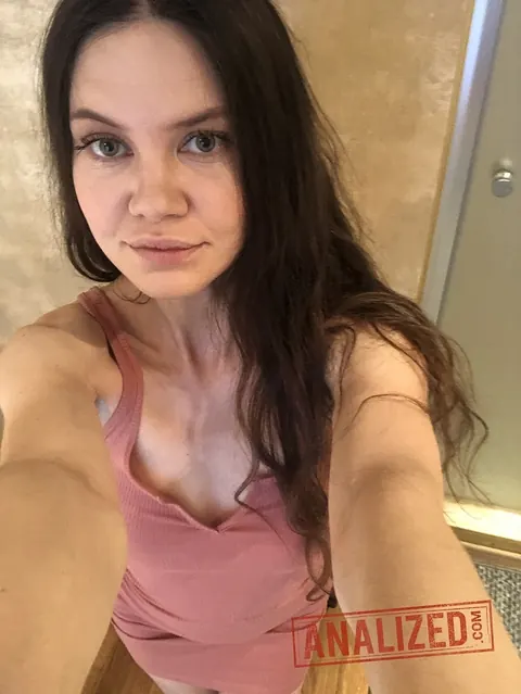Amanda Clarke: Two Russian Brunettes Pose in Lingerie and Skirts for Mirror Selfies – photo 2 of 21