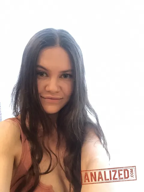 Amanda Clarke: Two Russian Brunettes Pose in Lingerie and Skirts for Mirror Selfies – photo 3 of 21