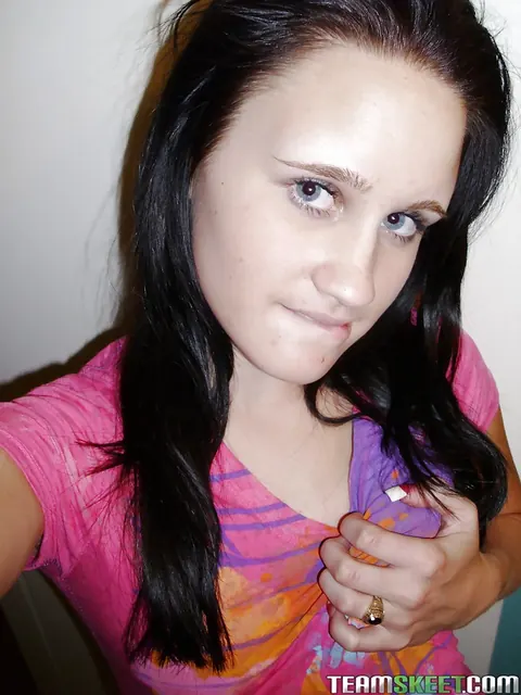Daisy Cums: Redhead Amateur Reveals Her Natural Tits and Spreads Her Pussy – photo 10 of 16