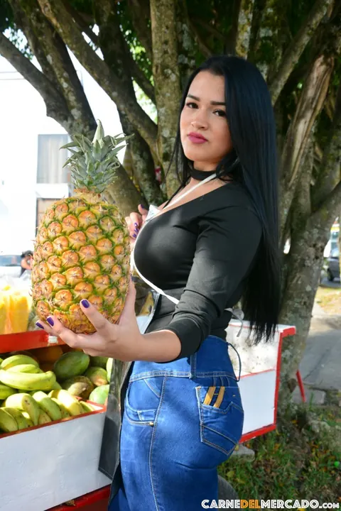 Maria Del Rosario: Colombian Brunette with Big Tits Spreads Outdoors – photo 8 of 19