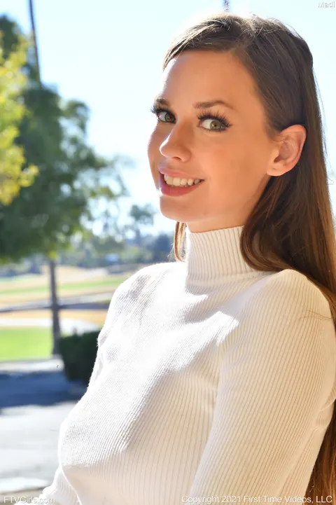 Madi Meadows: Brunette Shows Off Her Natural Tits Outdoors in Shorts – photo 12 of 20