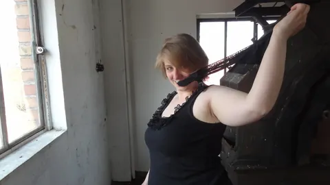 Short-Haired BBW Pulls Aside Her Panties and Spreads Her Pussy – photo 16 of 16