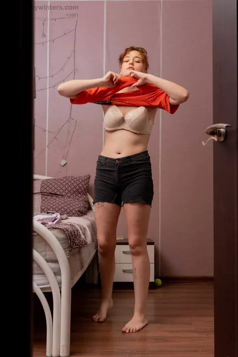 Thick Redhead Poses in Lingerie and Shorts Showing Her Curves – photo 17 of 20