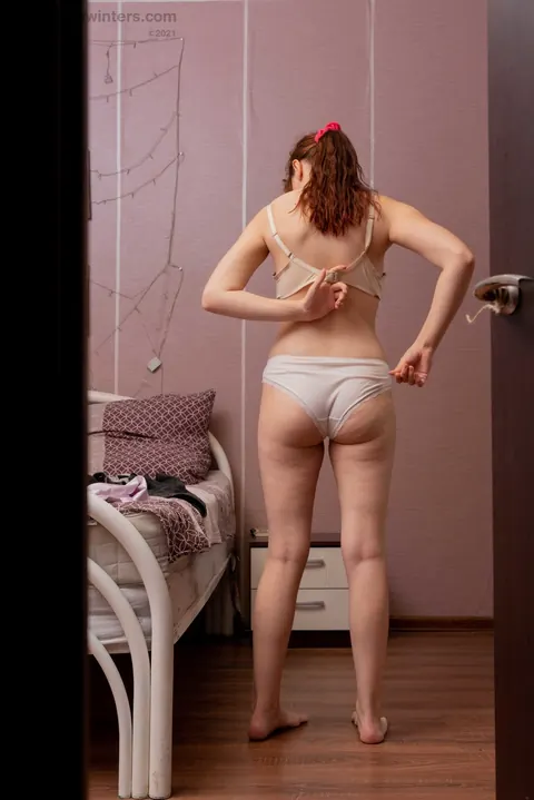Thick Redhead Poses in Lingerie and Shorts Showing Her Curves – photo 11 of 20
