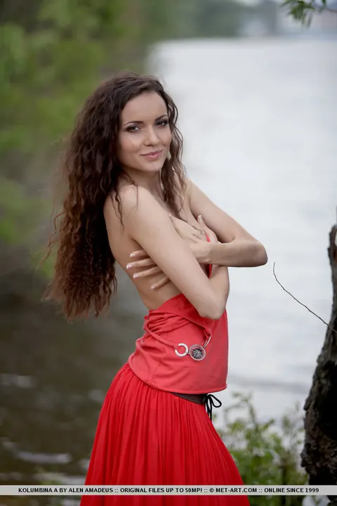 Kolumbina A: Brunette Hikes Her Skirt and Spreads Her Shaved Pussy Outdoors – photo 4 of 18
