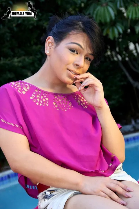 Tall Asian Trans Woman Spreads Her Legs Outdoors – photo 3 of 16
