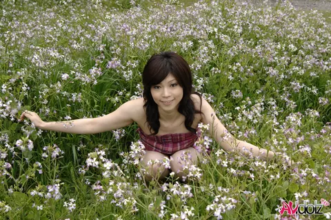 Kurumi Katase: Japanese Brunette in a Skirt and Heels Flashes Her Panties Outdoors – photo 6 of 15