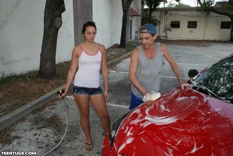 Short-Haired Woman Gives a Handjob in a Public Car – photo 7 of 20
