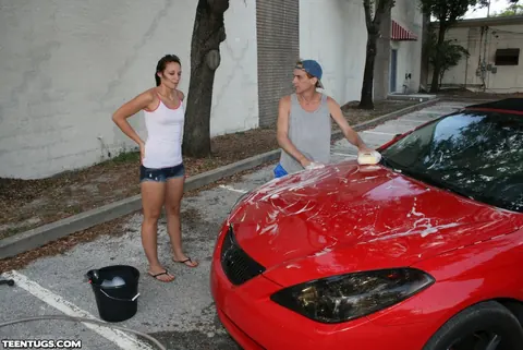 Short-Haired Woman Gives a Handjob in a Public Car – photo 6 of 20