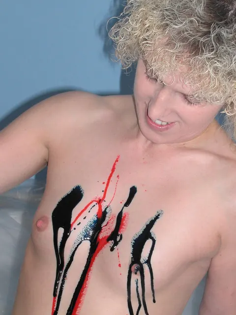 Cindy James: Busty Brunette MILF Smears Syrup Over Her Naked Body – photo 4 of 21