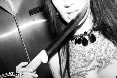 Tattooed Woman Undresses and Masturbates After Knife Play – photo 5 of 17